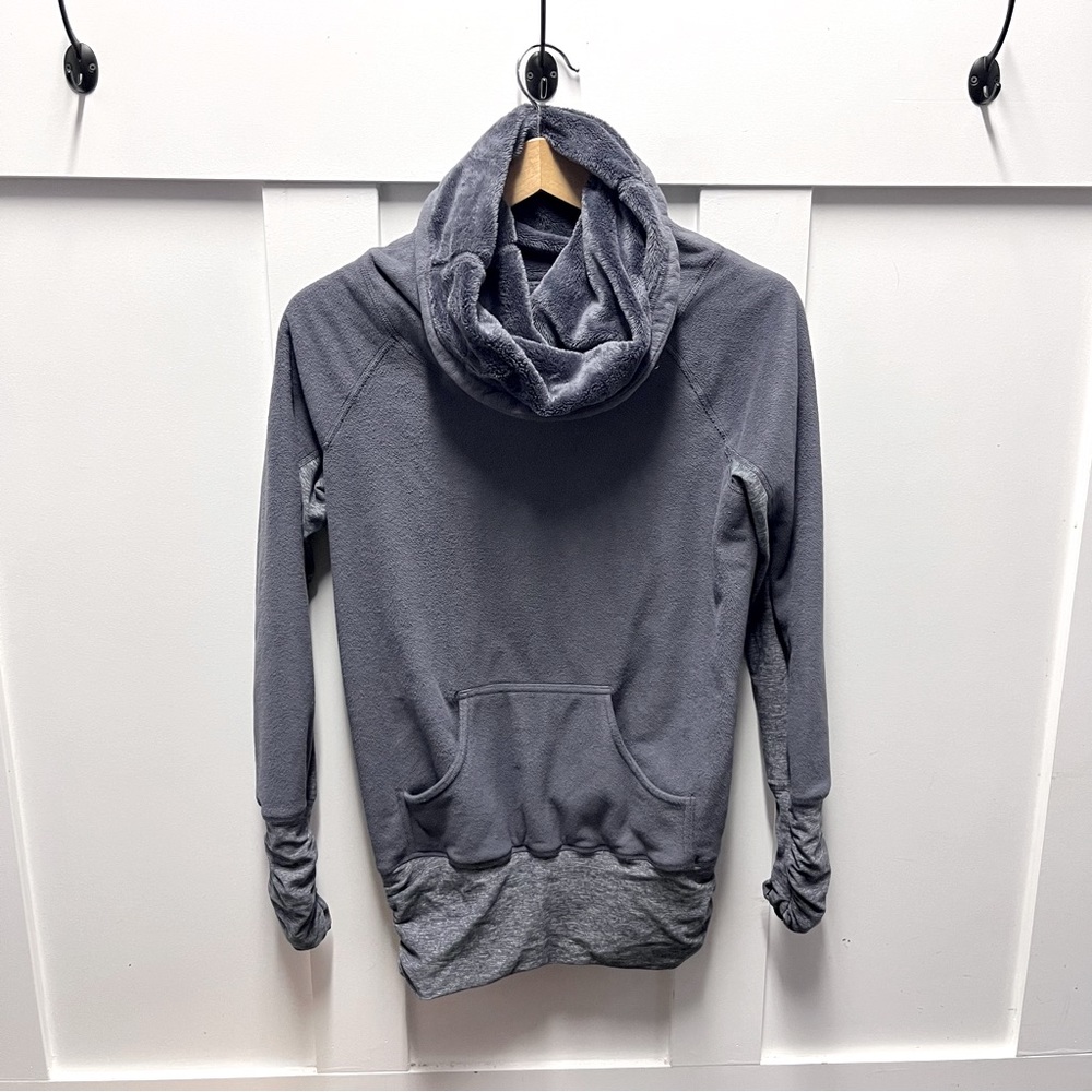 Lululemon grey fuzzy pullover sweater size‎ 4